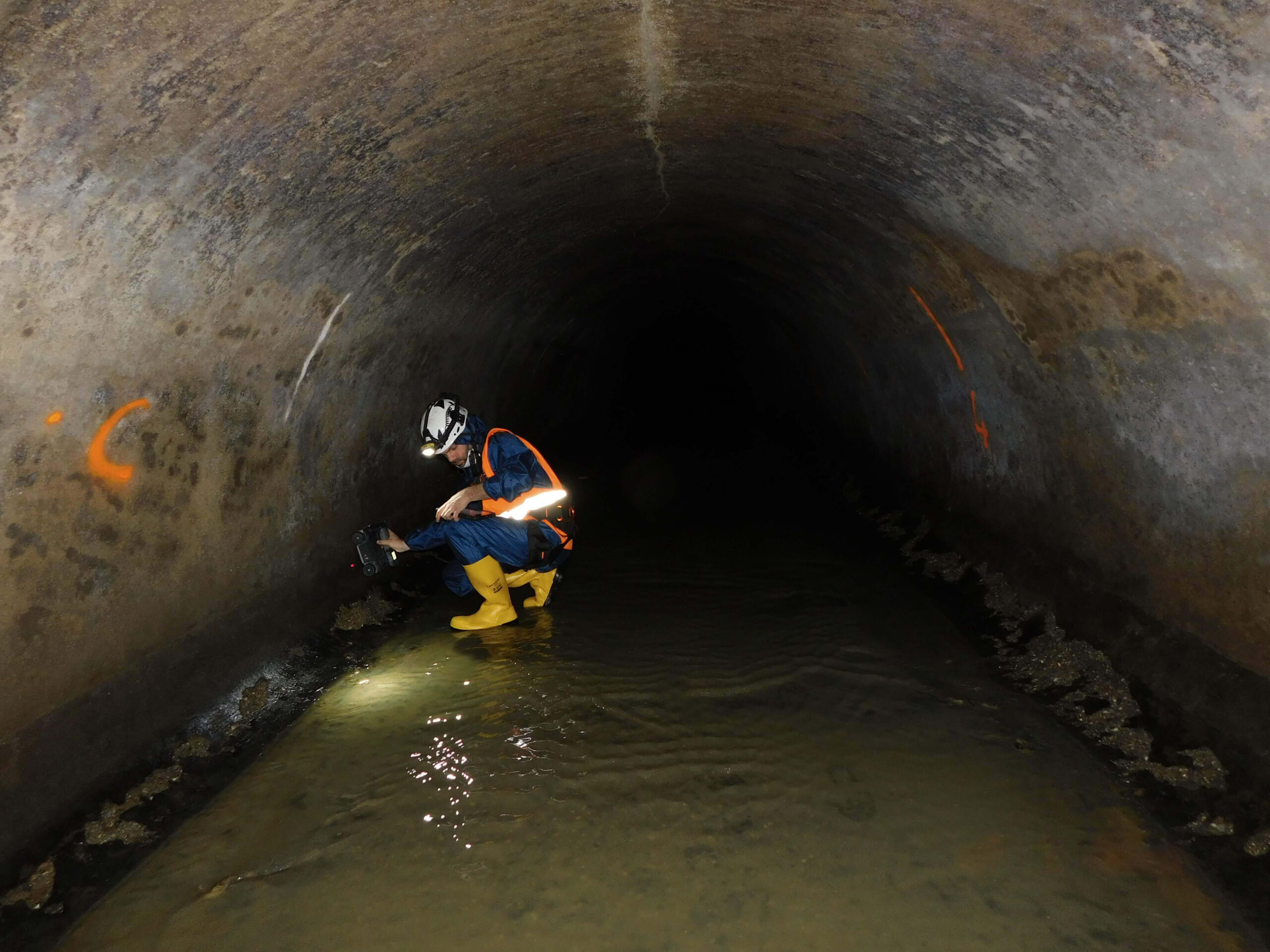 Attività di indagine strutturale e rilievo laser scanner eseguite da Ingeolab sul collettore idraulico Muggiò–Monza per BrianzAcque, finalizzate al monitoraggio, alla mappatura 3D e al risanamento statico e idraulico della condotta